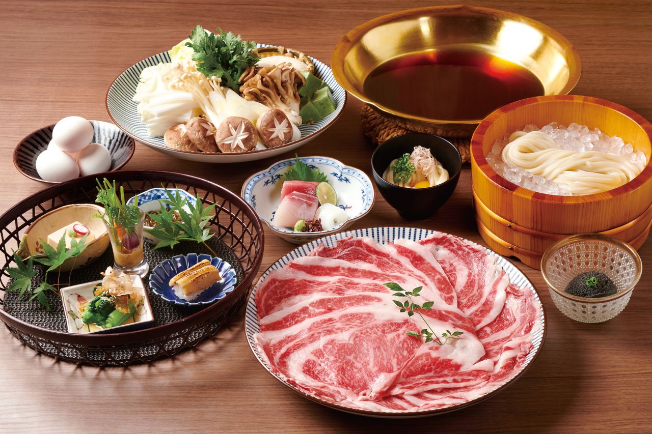 Sukiyaki hot pot (7,000 yen) + 2h all-you-can-drink = 9,000 yen