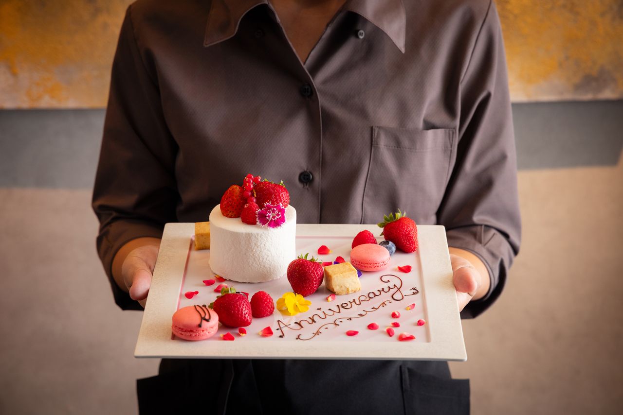 アニバーサリープレート (メッセージ付きデザートプレート・一輪花）