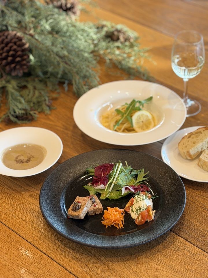 X'masランチコース①（サービススパークリング＋お料理4品＋デザート盛り合わせ＋食後のドリンク）