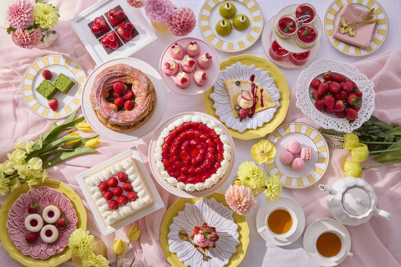 （Weekdays）　Strawberry Sweets Buffet  Adults 6,000 yen