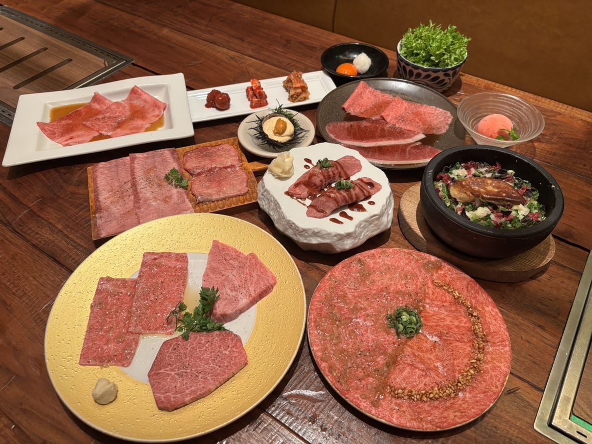 Premium Wagyu Gorgeous Course - Kobe Beef, Sendai Beef, Wagyu Sushi -