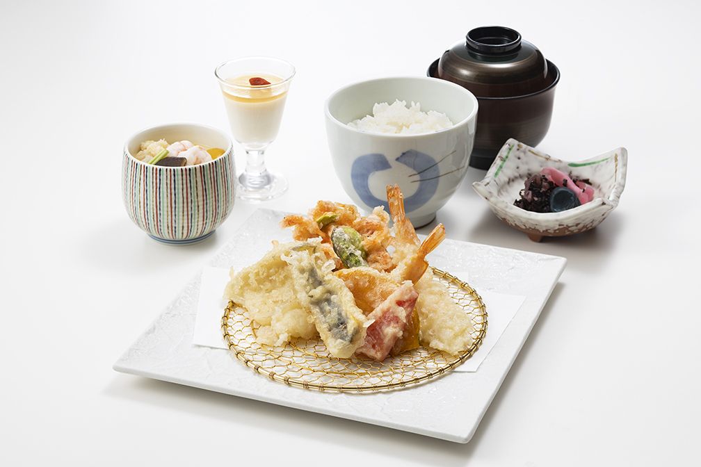 えらべるランチ御膳　メイン：天婦羅盛り合わせ