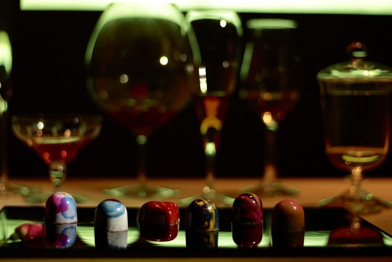 [Aika Kobayashi serected chocolate and Reservations for seats]