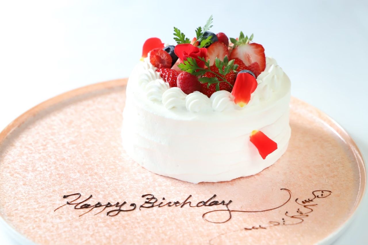 [Lunch] Celebration Plan ~Fleur~ with mini whole cake (7,200 yen/tax included)
