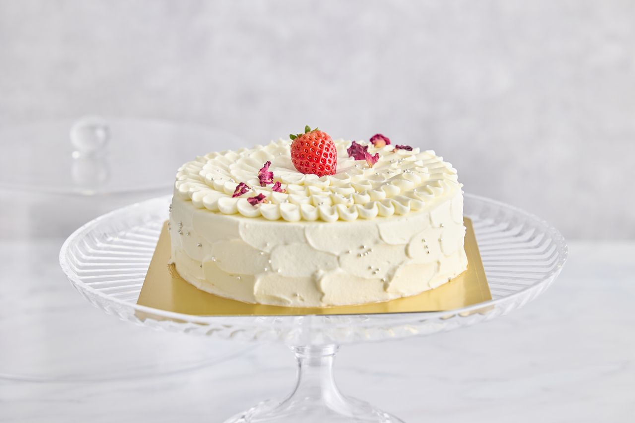 Rose and strawberry shortcake size 5