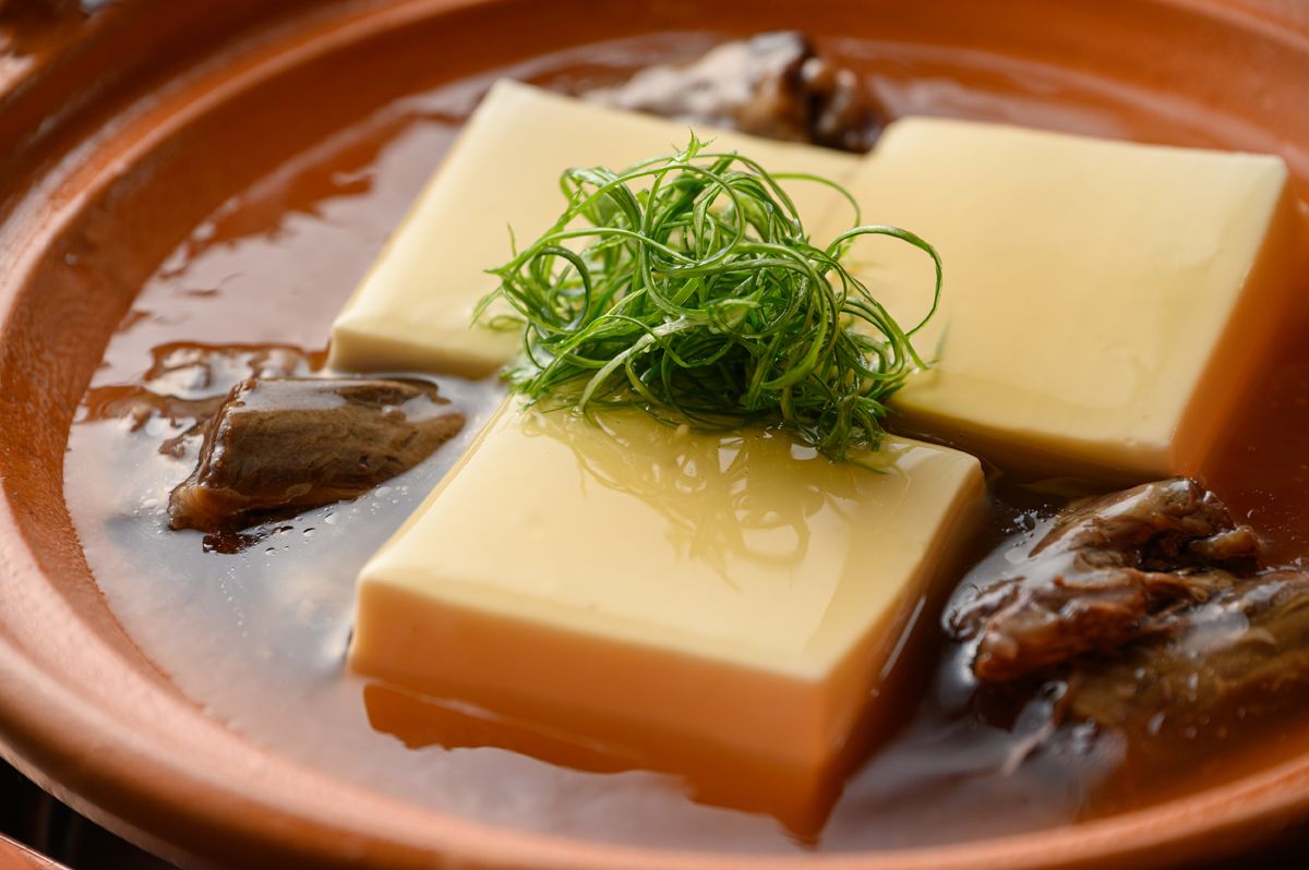 うかい寄せとうふ黒毛和牛テールコンソメ仕立て膳