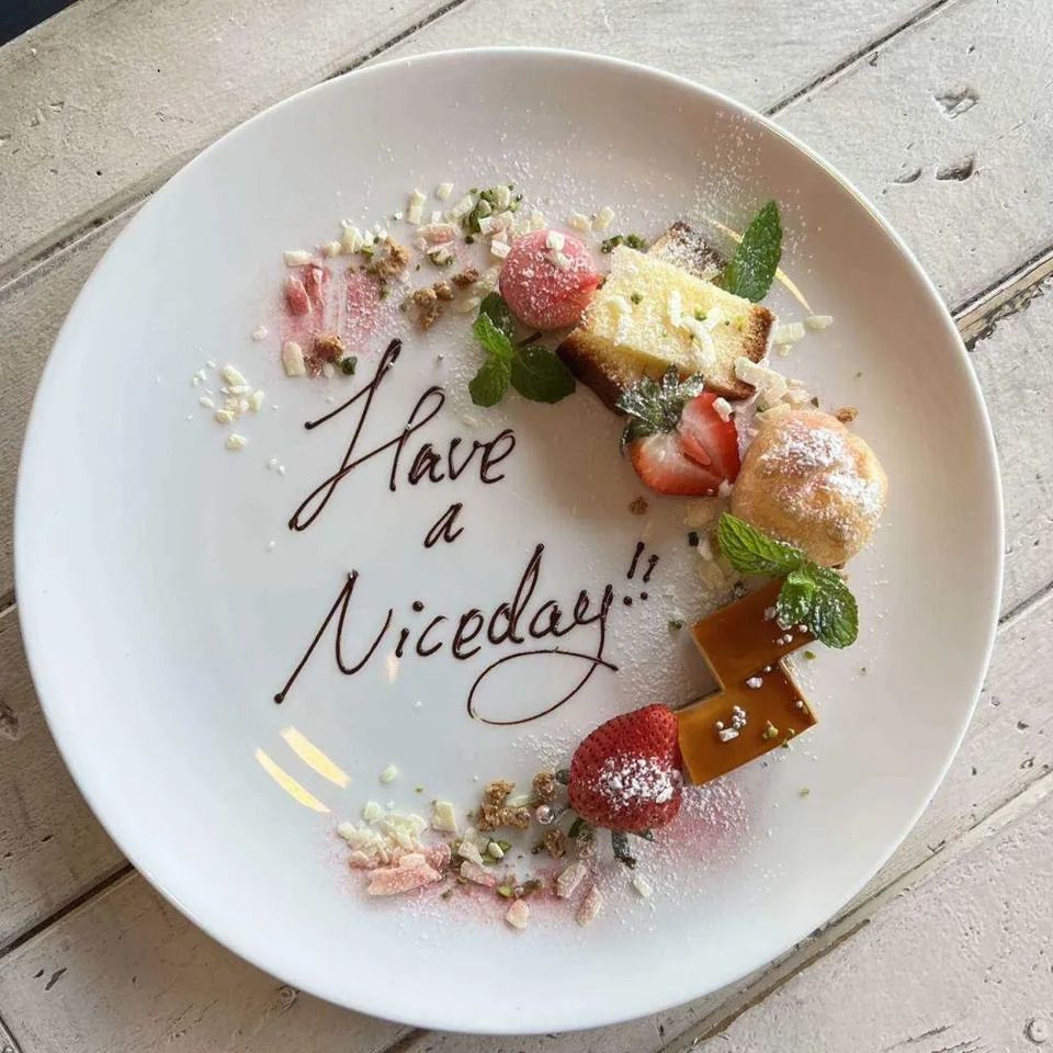 平日【ハレの日使いにもおすすめ】当日選べるメインのデリ風ランチ+フリードリンク+デザートプレートでサプライズ演出