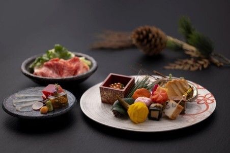 【一人ひと鍋】黒毛和牛すき焼きとふぐ会席　9,350円