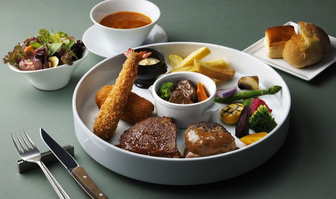 [Dinner] Limited quantity Camellia premium plate set