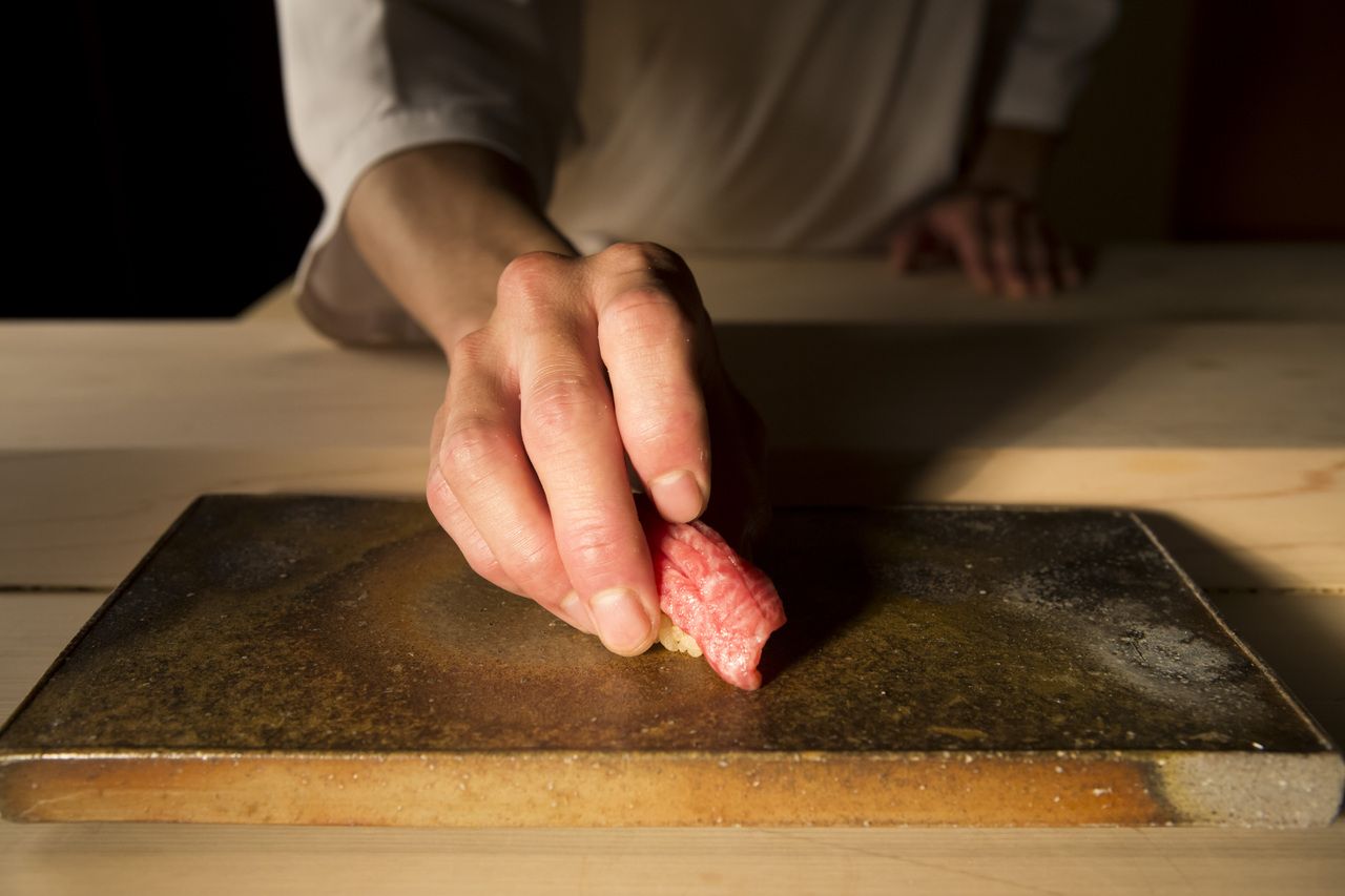 独一无二的寿司套餐 “可选择的厨师发办” 午餐 　15,000日元