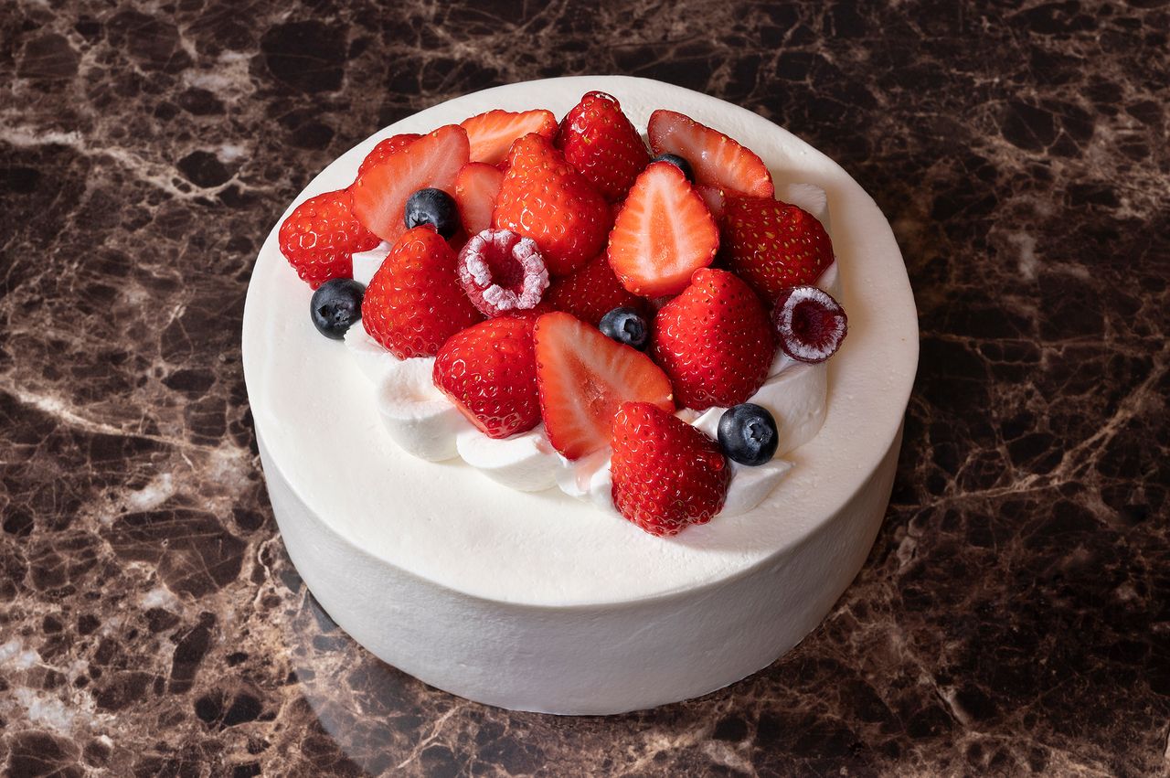 Whole cake with Fresh cream　15㎝