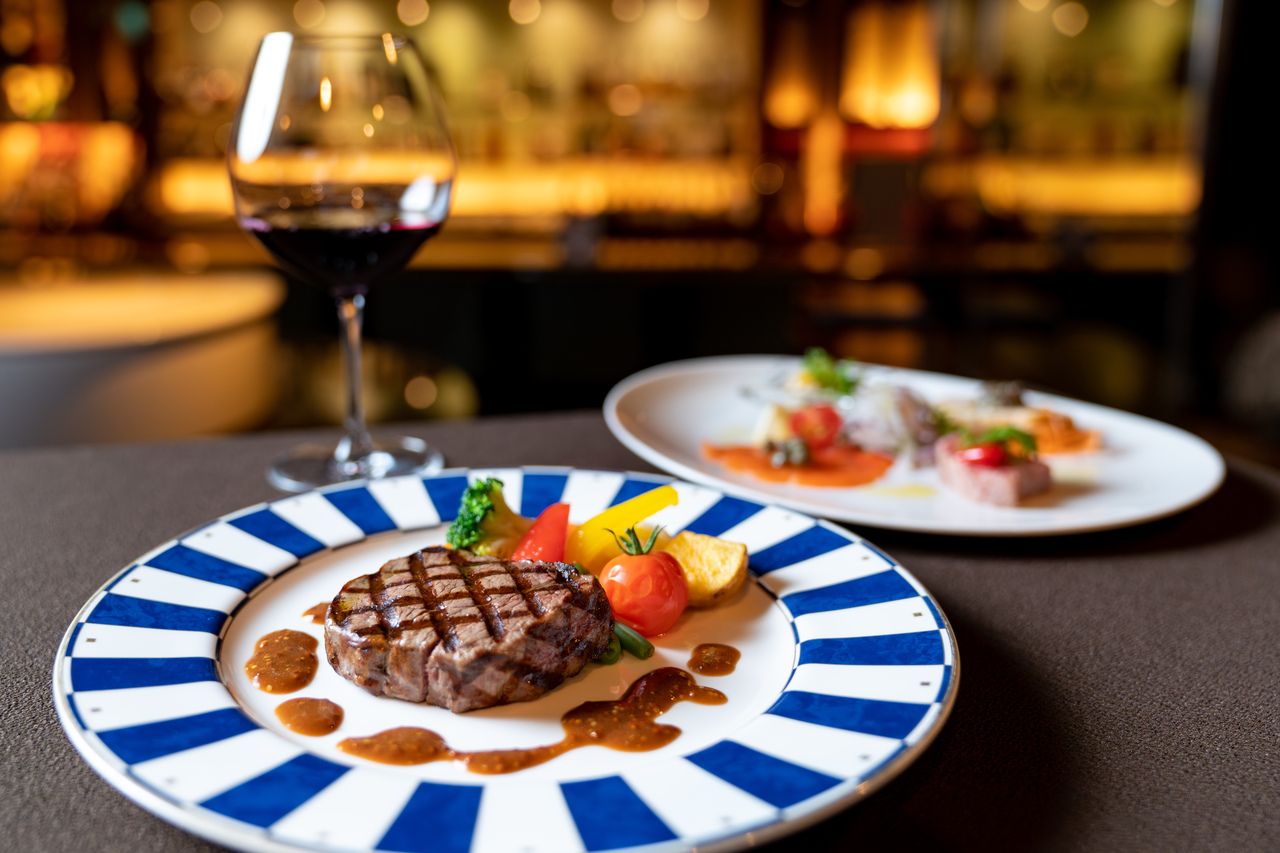 記念日に最適！アニバーサリー トワイライトステーキディナーコース ～カットケーキ付き～