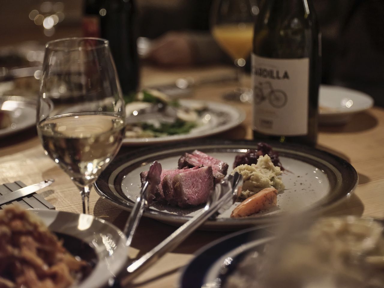 【B】主厨精选套餐：前菜+意大利面+肉类菜肴（共7道菜）