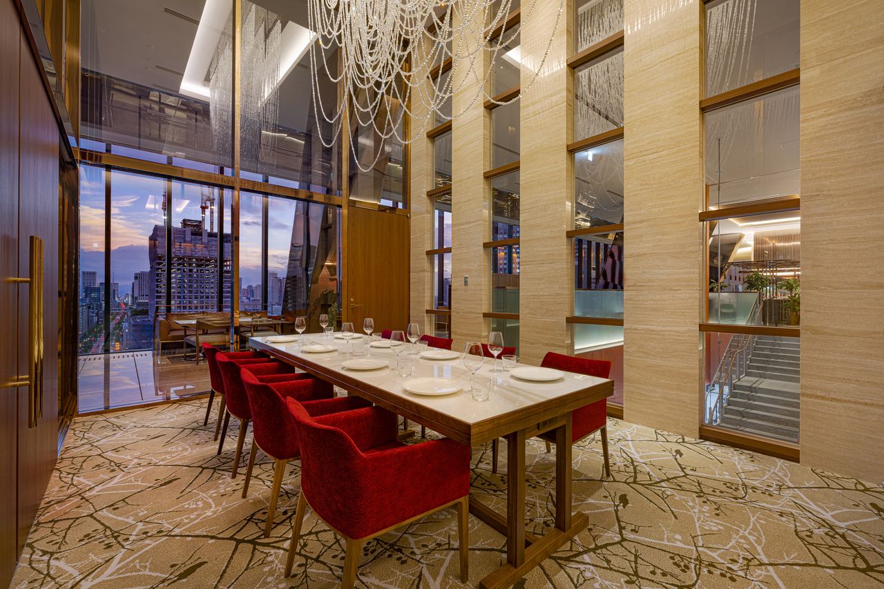 平日・ランチタイム貸切（ビュッフェ＋プレミアムドリンクフリーフロー)　35,000円