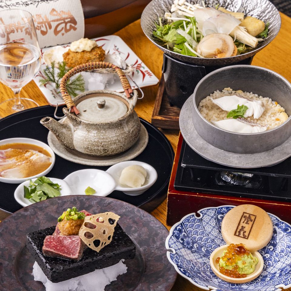 [Luxury seasonal lunch] "Small pot of golden dashi broth with freshly-sourced fried oysters" & "Stone-grilled domestic beef Kurashita steak and sea bream rice with hitsumabushi" Weekday special price 2,100 yen