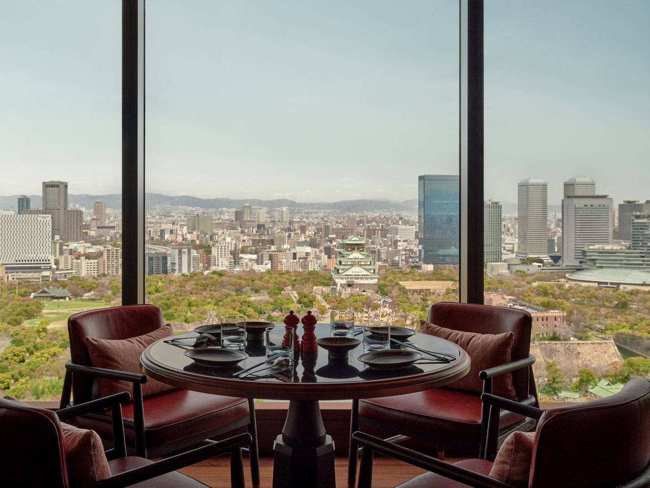 December 13th - February 28th [Window seat guaranteed for lunch] 4-course meal with champagne toast URA 10,700 yen