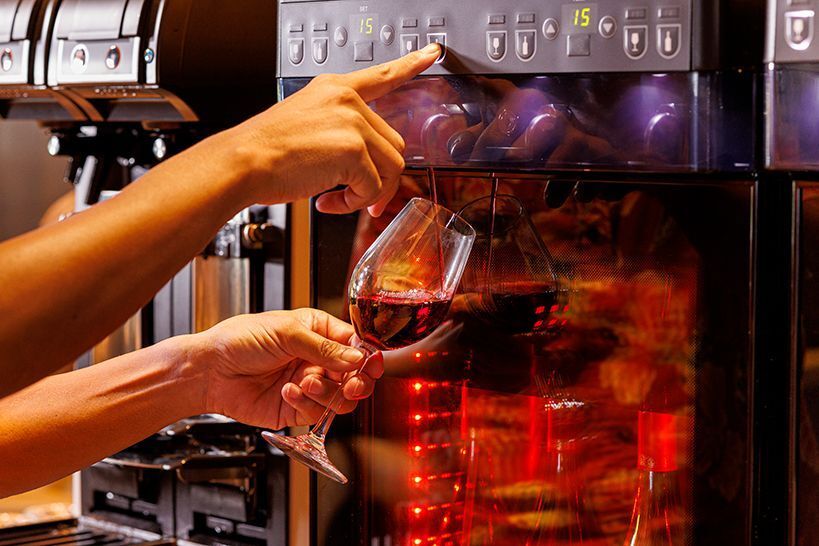 【女子旅　女子飲み　WEB予約限定】　ディナーブッフェ(ライブパフォーマンス)+飲み放題　【大人】