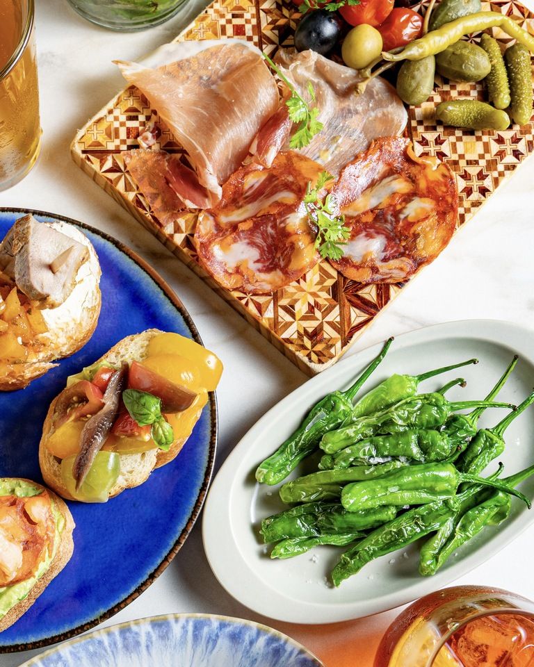 スパニッシュ定番のタパスを楽しめる全9品のカジュアルコース