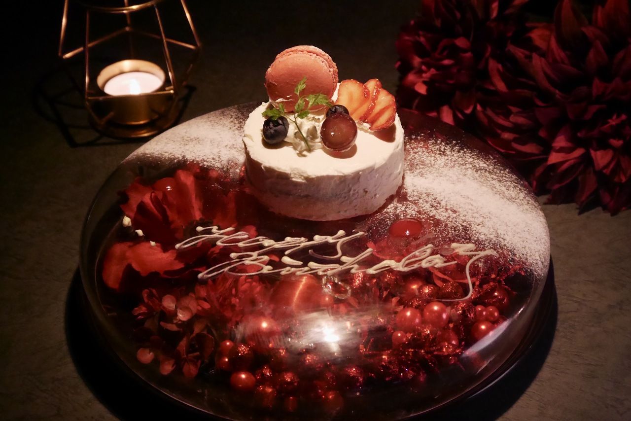  【1月限定_特別コース】青のオリジナルカクテル付 大切な人へ贈る”31日間限定”特別誕生色ケーキ”付コース~想紅~