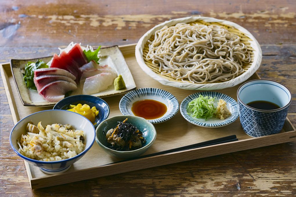 [Lunch set] Sashimi and soba set