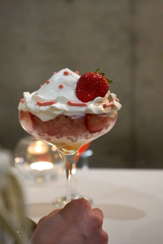 Seasonal parfait (drink included)