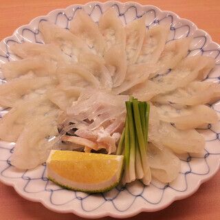 滋味深き冬の美味を堪能「ふぐコース」薄造り・焼き・唐揚げ・鍋・雑炊などふぐ尽くしの内容