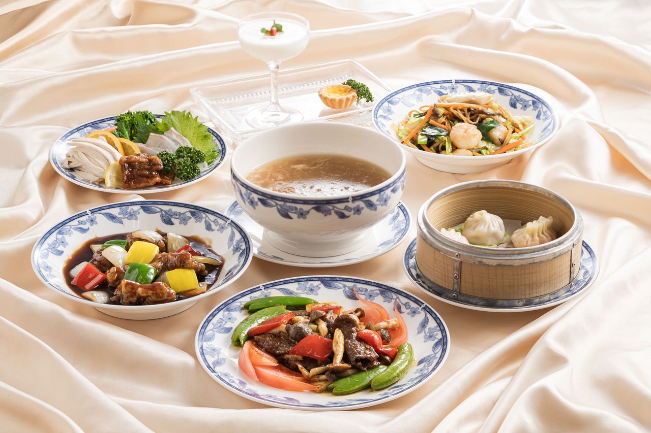 【水仙】共7道菜，包括4道當日開胃菜、蟹肉魚翅湯、辣炒國產牛腿肉配蔬菜。