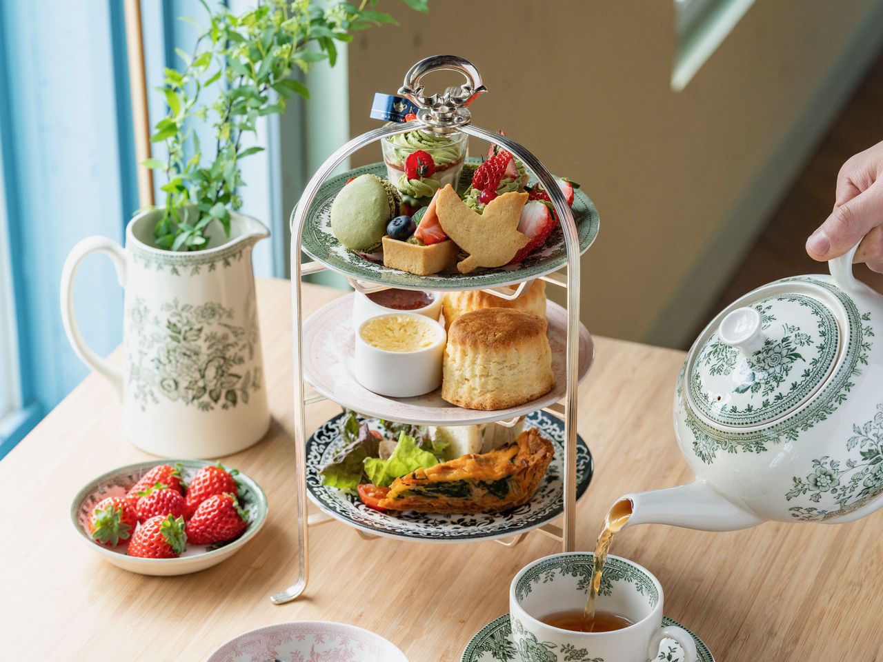 ④KIKI’sアフタヌーンティーセット「新緑のいちご泥棒」16:00~