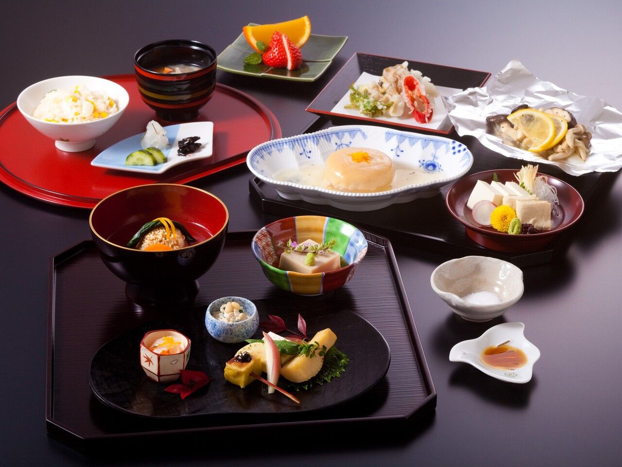 [Kaiseki végétalien] 10 plats comprenant des tempuras de légumes et une soupe miso blanche + peut être transformé en kaiseki végétarien.