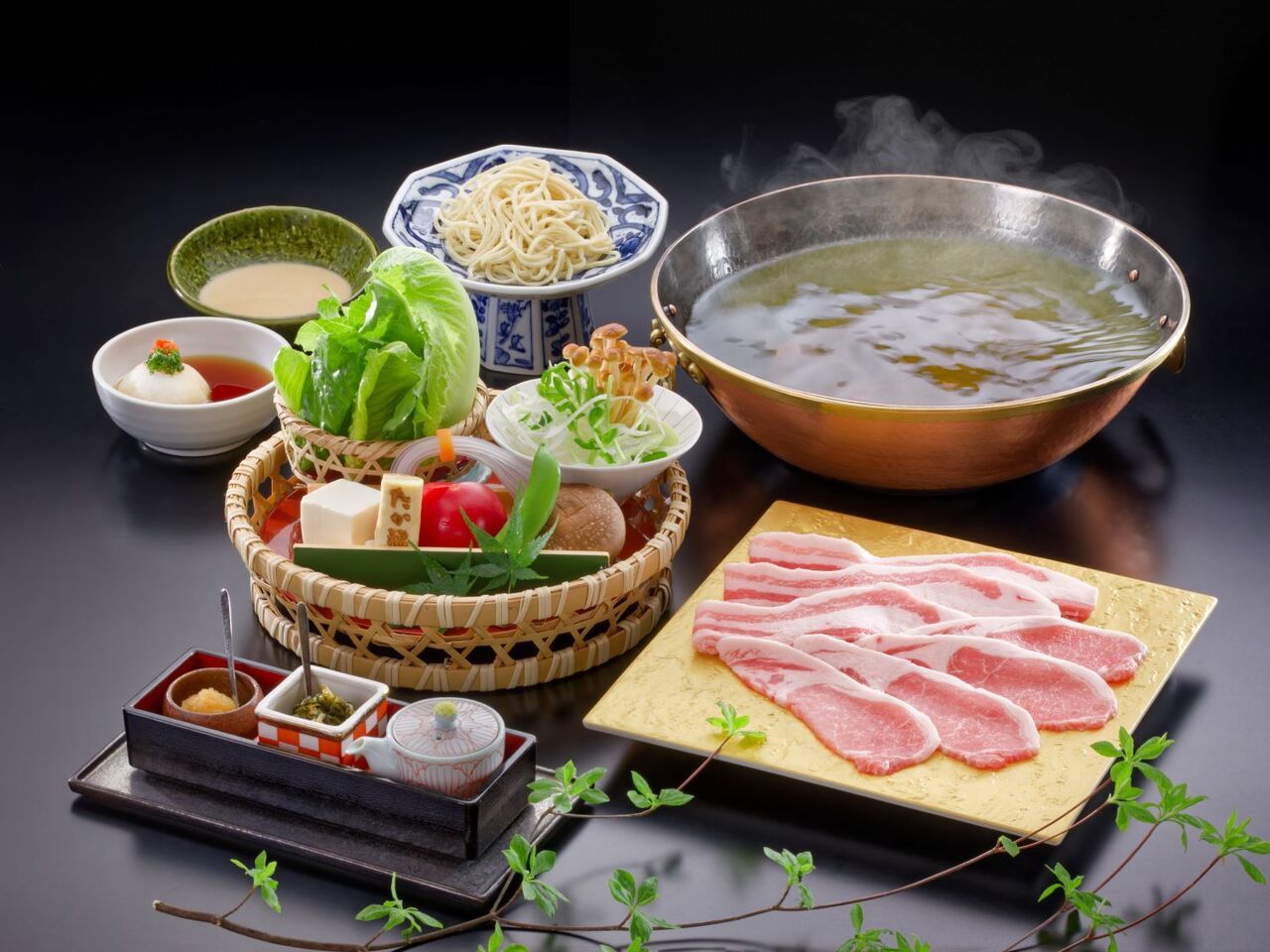 Golden Shabu-Shabu (160g of premium pork)