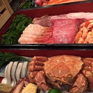 អាហារពេលល្ងាច [មុខម្ហូប Omakase នៅបញ្ជរ] ◆ សូមរីករាយជាមួយគ្រឿងផ្សំតាមរដូវរបស់ Hokkaido ដែលបានជ្រើសរើសយ៉ាងយកចិត្តទុកដាក់នៅក្នុងមុខម្ហូប à la carte និងស៊ូស៊ី។ អាហារថ្ងៃត្រង់ក៏មានផងដែរ។ មុខម្ហូប Omakase (ជម្រើសរបស់មេចុងភៅ)