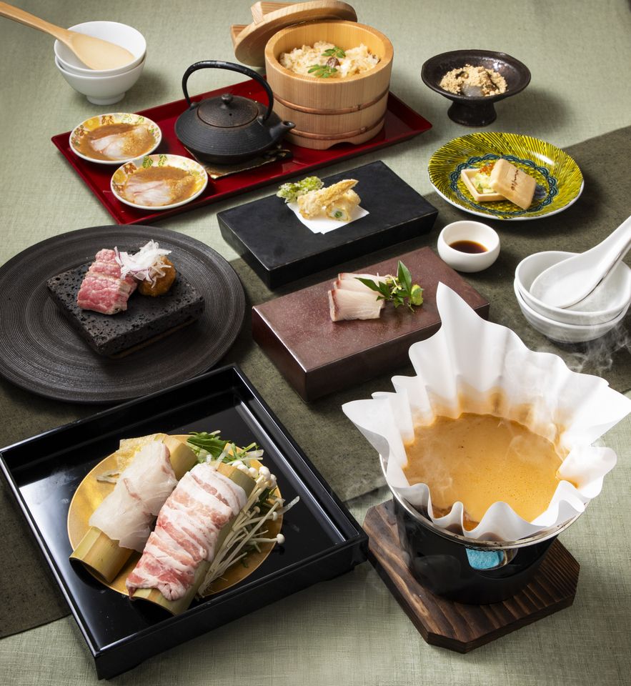 【Natsuiro Course】 ~Summer Gourmet Kaiseki Featuring Abalone Broth Shabu, Black Cattle Lava Grilled Meat, and Seto Inland Sea Snakehead~ 4500 (tax excluded)