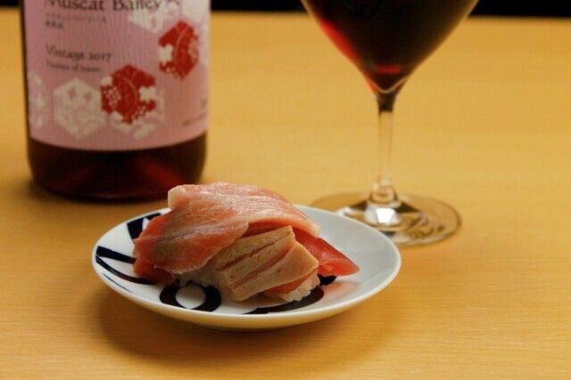 【🥂女子会究極コース🥂】まぐろ三重奏・帆立の花飾り・手巻きなど握り９種含む女性限定コース（乾杯スパークリングワイン１杯付き 6,000円）