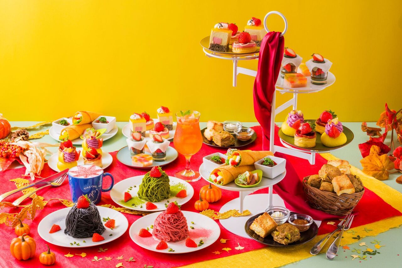 《FIKA AFTERNOON TEA》 [Autumn Strawberry Fair ~Mellow Autumn~] · [September–November] Afternoon tea set featuring cakes, confections, and savory items