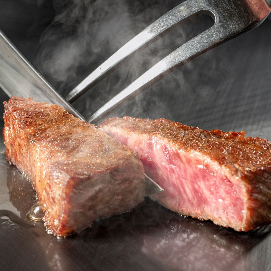 Lunchtime-Only Course – Featuring Kobe Beef Lean Cut Steak, Special Kobe Beef Garlic Rice, and More – 6 Dishes