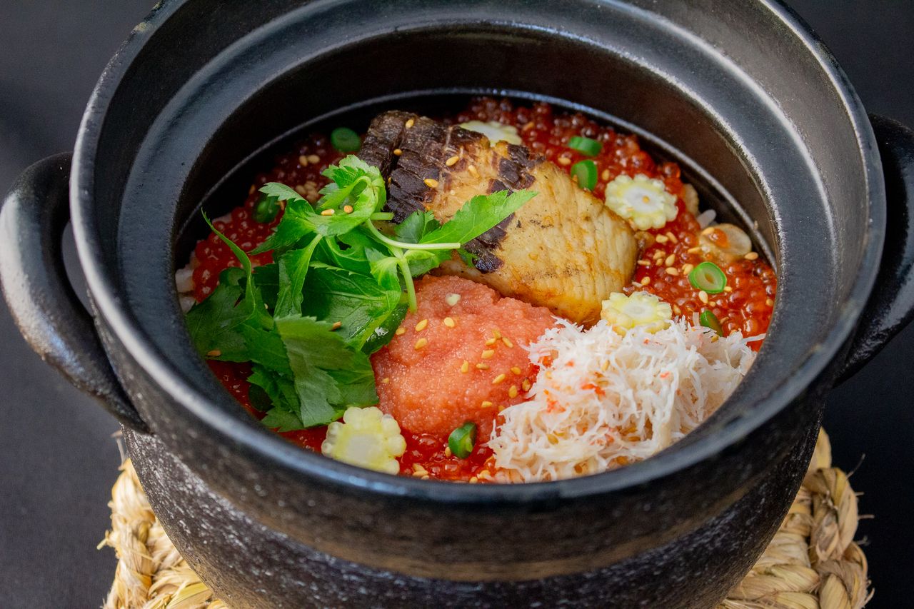 [Hotaru’s Recommendation] Value pack: 2-hour all-you-can-drink service + signature Hotaru clay-pot rice course for 8,800 yen (tax and service included)
