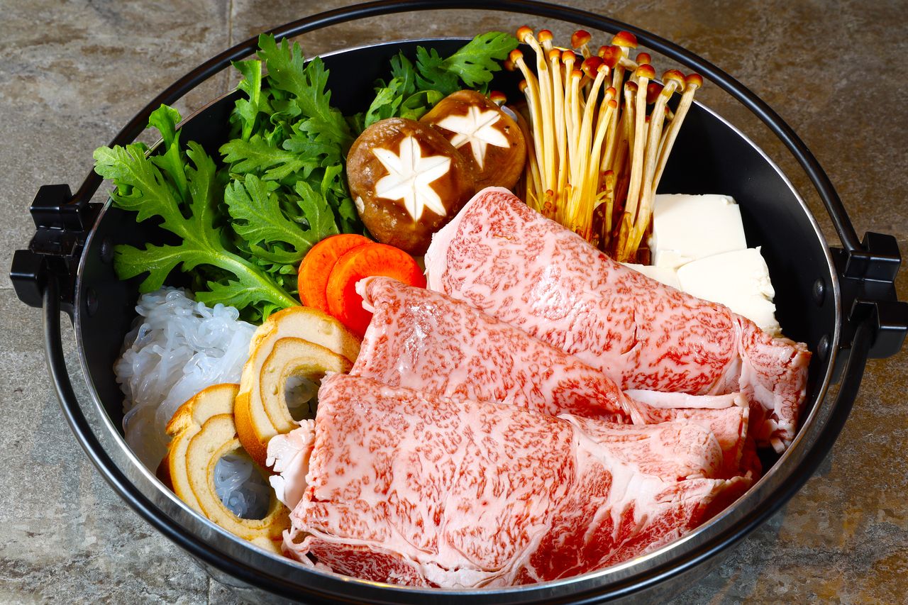 【Offerta valida fino a novembre】 Corso di 90 minuti con buffet illimitato di Sukiyaki di manzo Kobe: da 12.000 a 6.000 yen (tasse incluse)