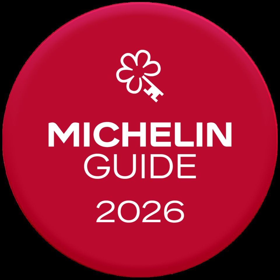 【Michelin-starred Celebration Dinner】 October 2026 – November 2026: A short dinner course featuring Shanghai crabs marinated in Shaoxing wine (includes a toast drink)