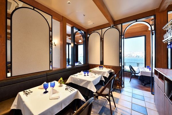 テーブル（内側席）