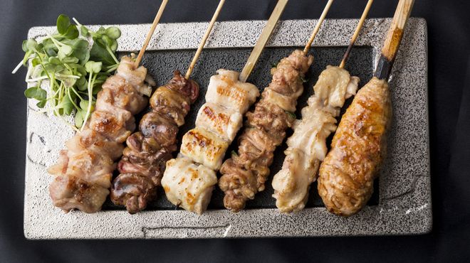 被廣尾包圍的烤雞肉串十郎定