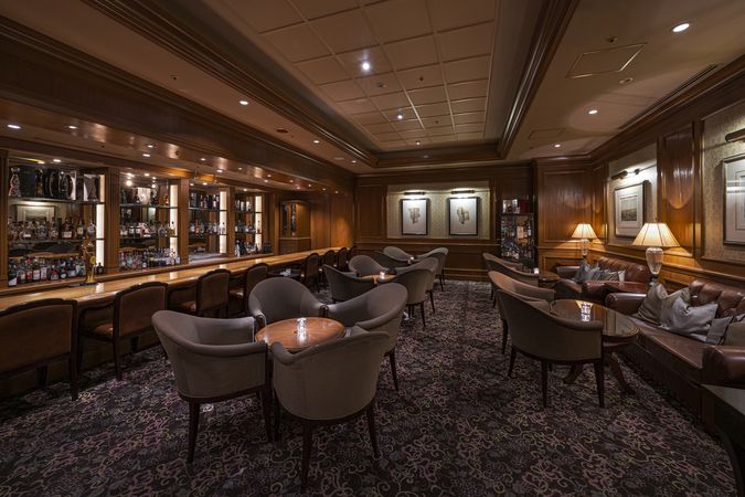 3F Main Bar「Bay・West」/ Yokohama Bay Sheraton Hotel & Towers