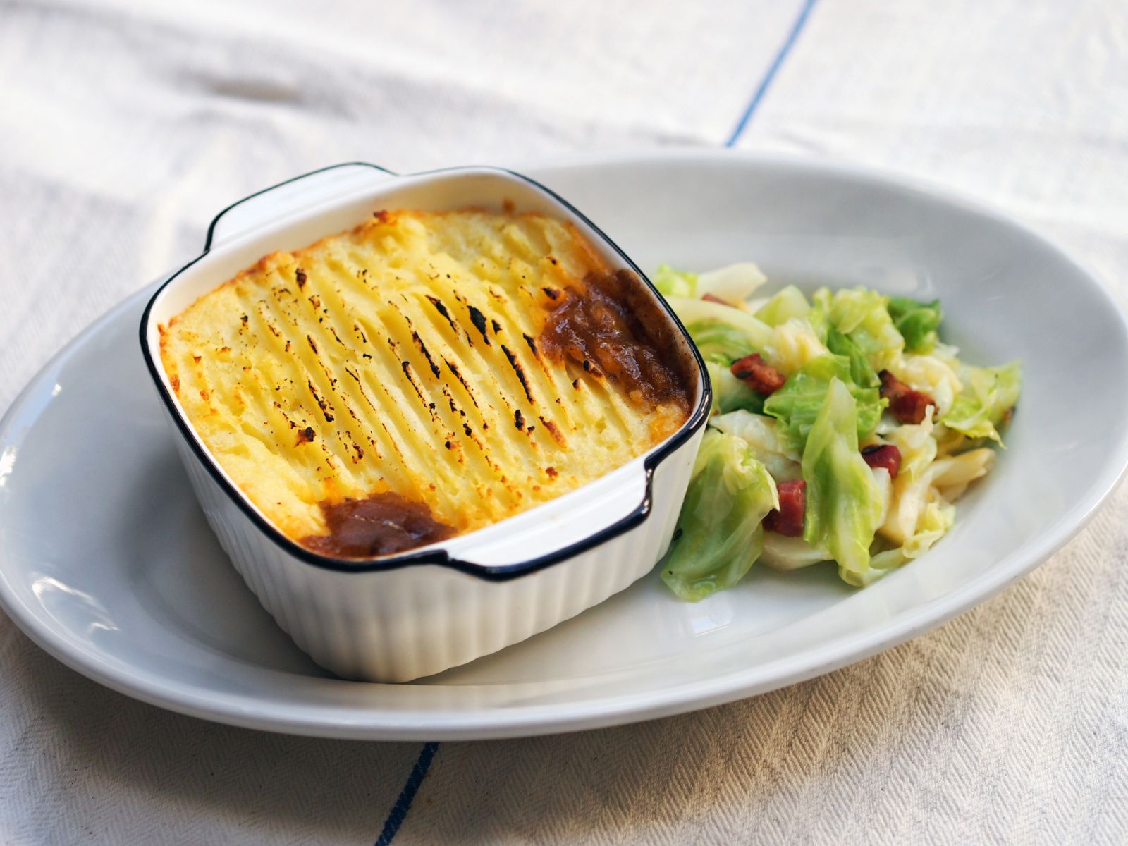 SWAN&LION Modern British Pub