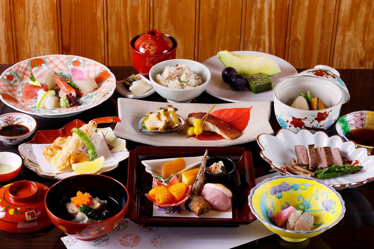 天平会席15000円