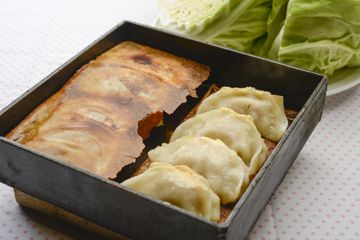 黒豚とキャベツの羽根餃子