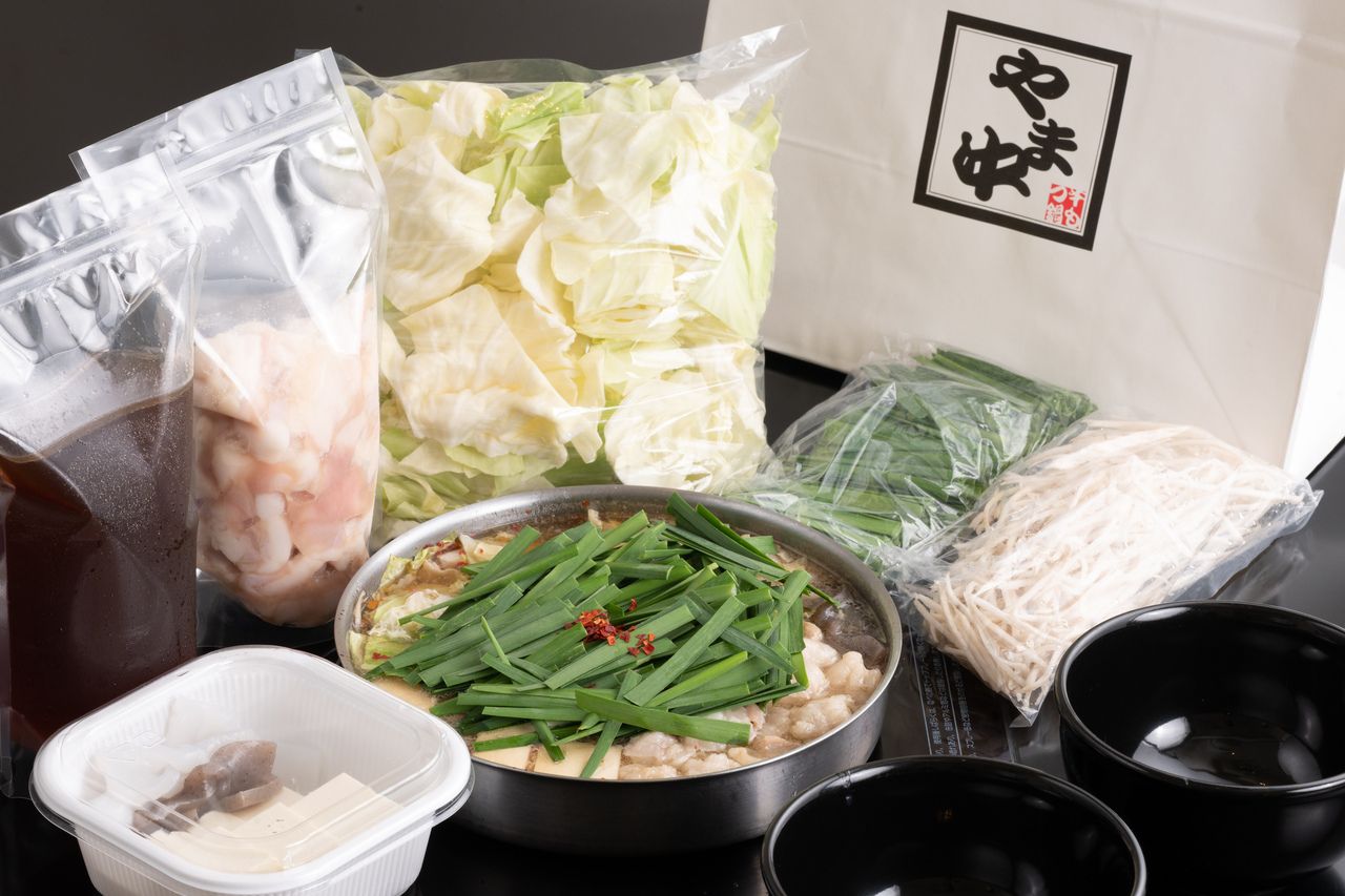 [Takeaway] Motsunabe set,soy sauce flavor (offal + soup + vegetables)