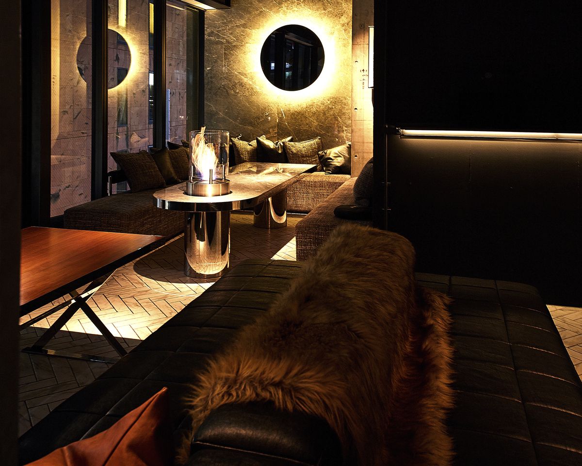 【DINNER】ラウンジソファー席のみ予約/テーブルチャージ