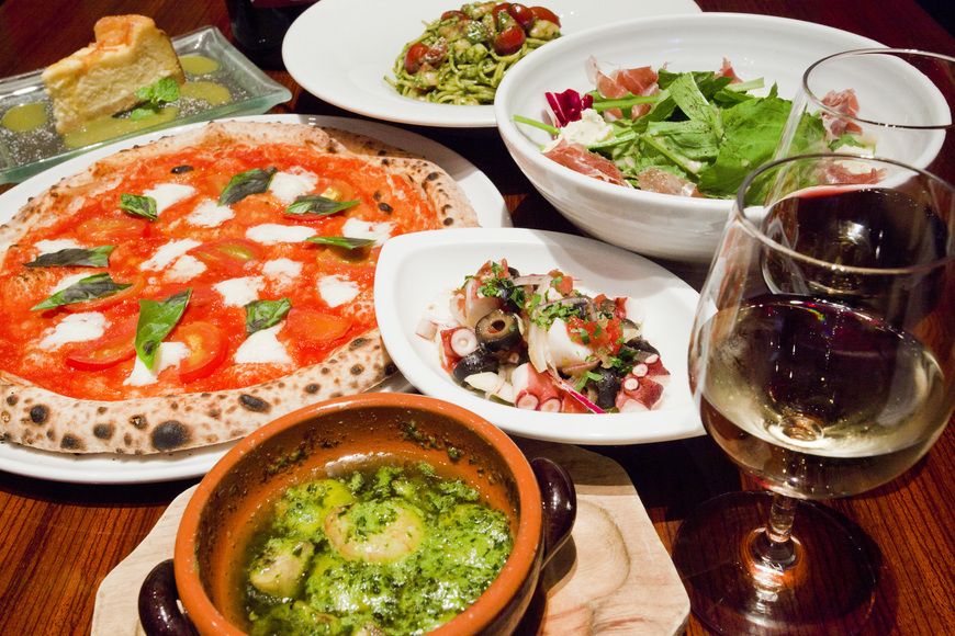 Standard food course with popular menu (tax included)