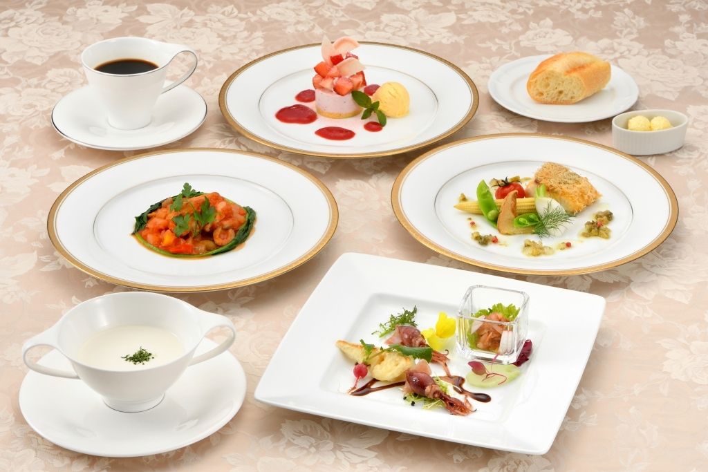 ＜ランチ＞4,500円コース(税サ込)