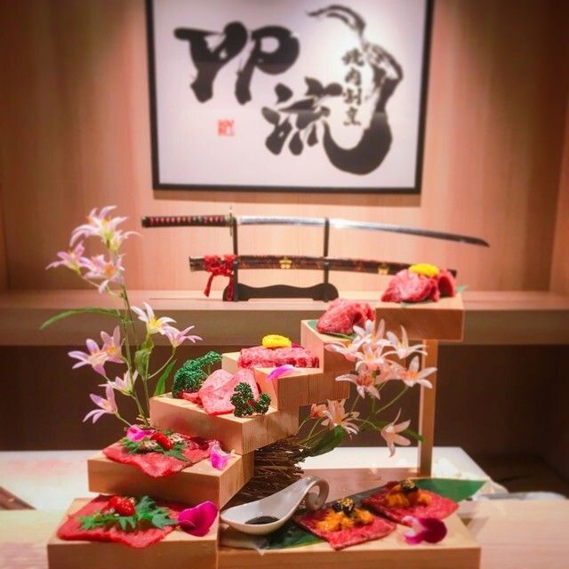 ❷【ランチ】デート人気No.1！■挑戦コース■名物『花の階段盛り』『和牛うに包み』（8品＋肉7種+デザート）高級食材で彩る妥協一切なしのスタンダードコース！