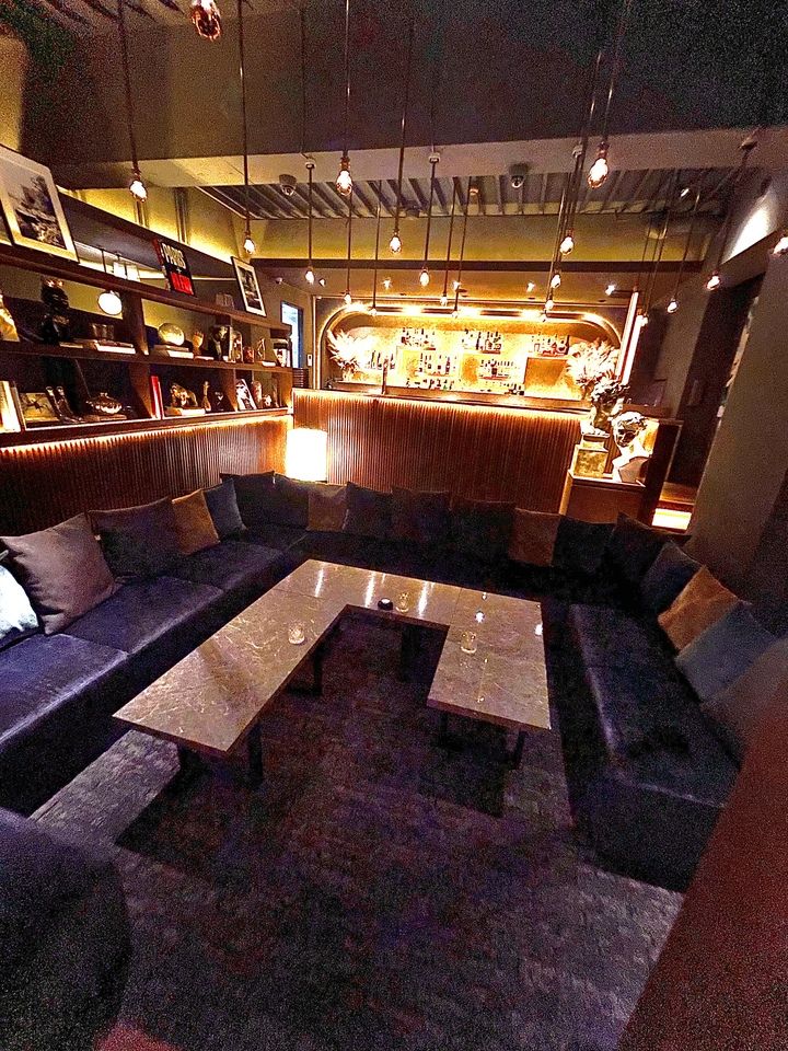 [Floor charter party plan]